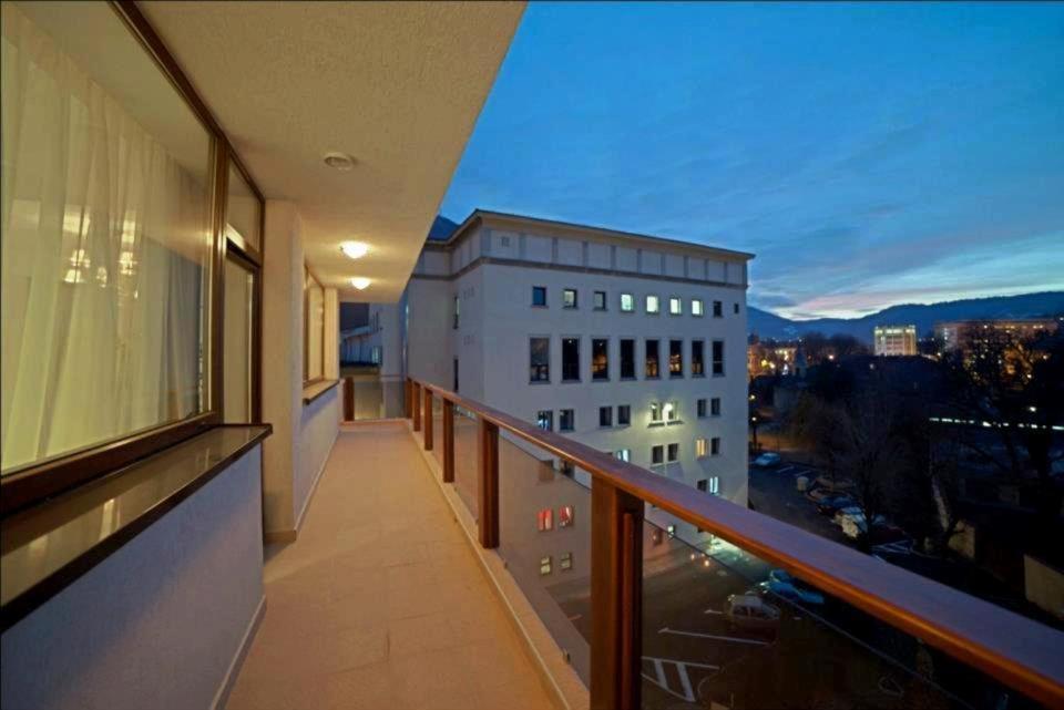 Apart Hotel Vlad Tepes Braşov Dış mekan fotoğraf