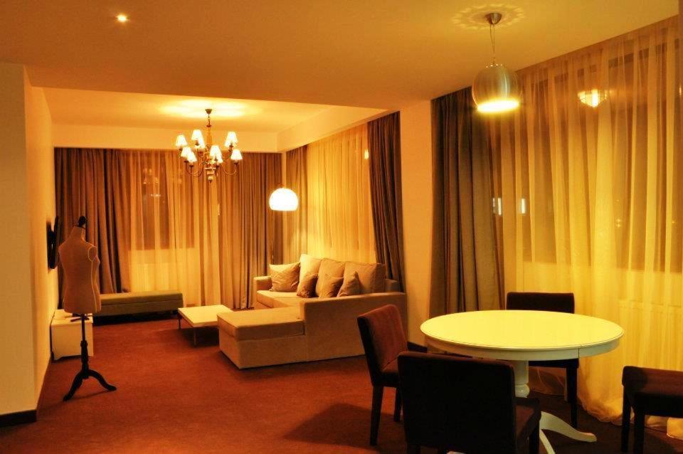Apart Hotel Vlad Tepes Braşov Dış mekan fotoğraf