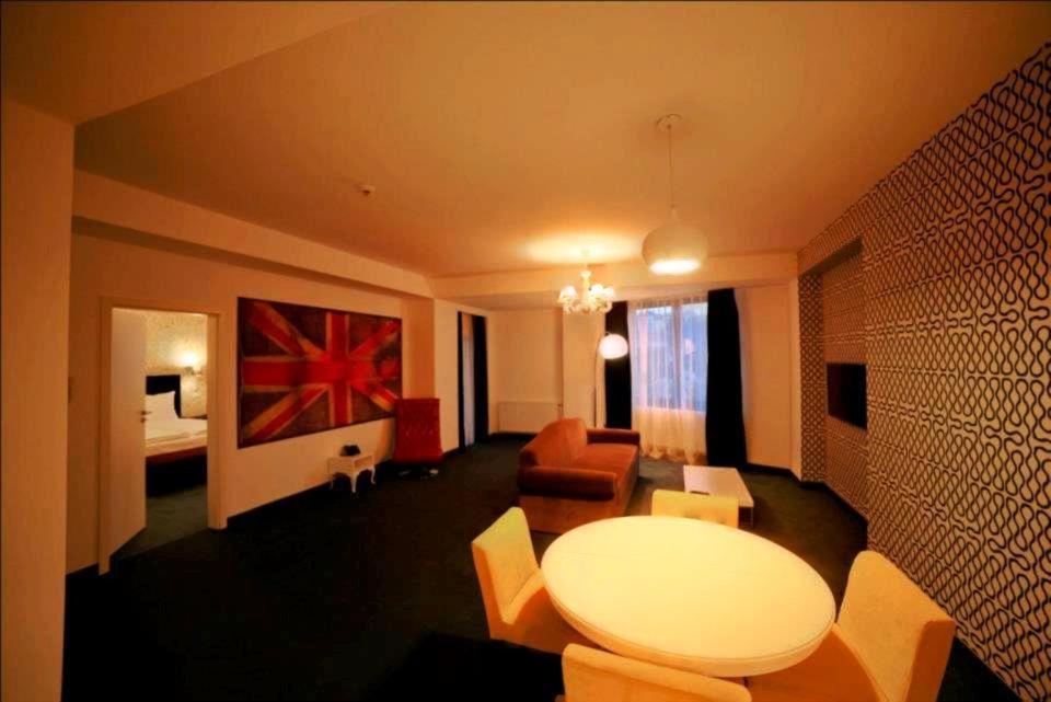Apart Hotel Vlad Tepes Braşov Dış mekan fotoğraf